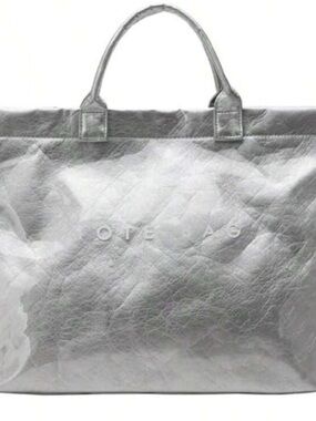 Quilted Tote Bag in Light Gray